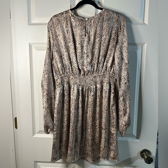 Kori Women's Surplice Tan Satiny Dress Large NWT - Picture 9 of 9